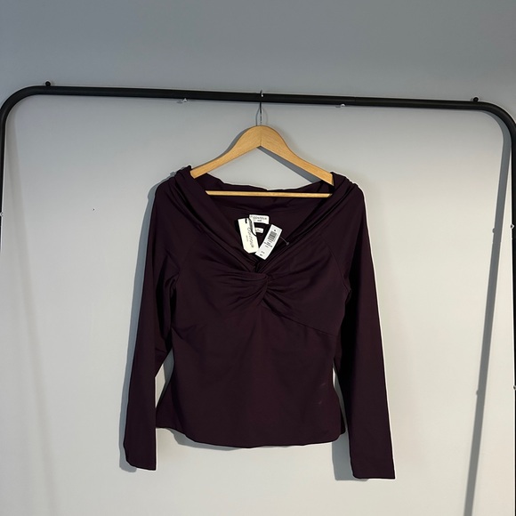 Brand new Aritzia contour Women's Purple knot Top - Picture 1 of 4
